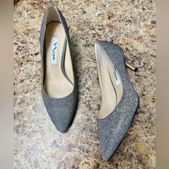 NINA Charcoal Metallic Textured Mid Heel Classic Pump Size 6 W - Picture 6 of 11